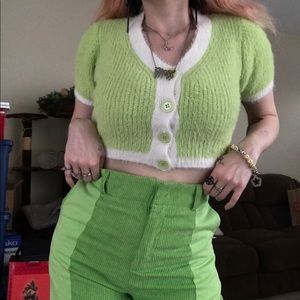 Green and white button-up y2k style short-sleeve sweater